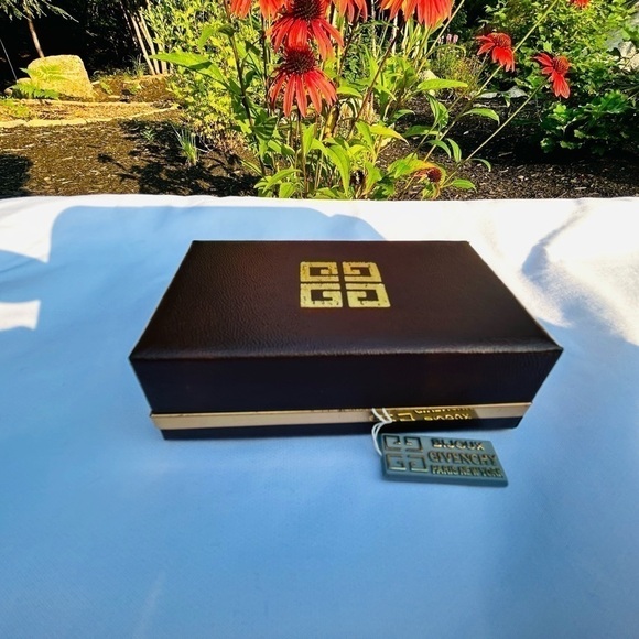 GIVENCHY Gold Colored Cuff Links - Picture 9 of 9